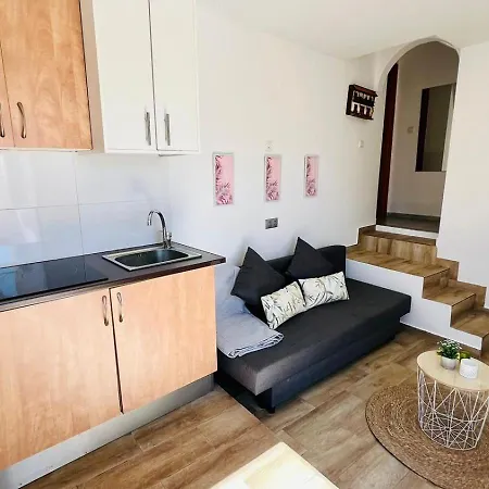 Jimena Malaga En El Centro De Apartment Nerja