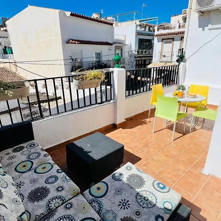 Jimena Málaga En El Centro De Apartamento Nerja