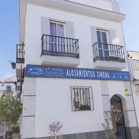 Jimena Málaga En El Centro De * Nerja