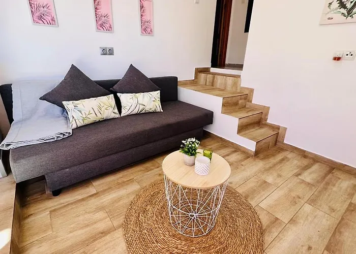 Jimena Malaga En El Centro De ネルハ